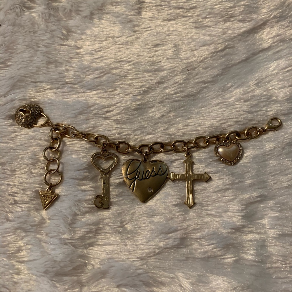 Guess Link & Charm Bracelet